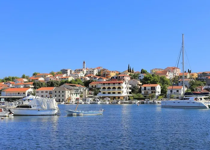 With Parking Space Seget Vranjica, Trogir - 5966 Lejlighed Seget Vranjica